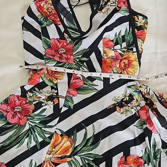 Milk & Honey Women's Tropical Floral Pattern Asymmetric Hem Maxi Dress Small Red - Picture 9 of 16